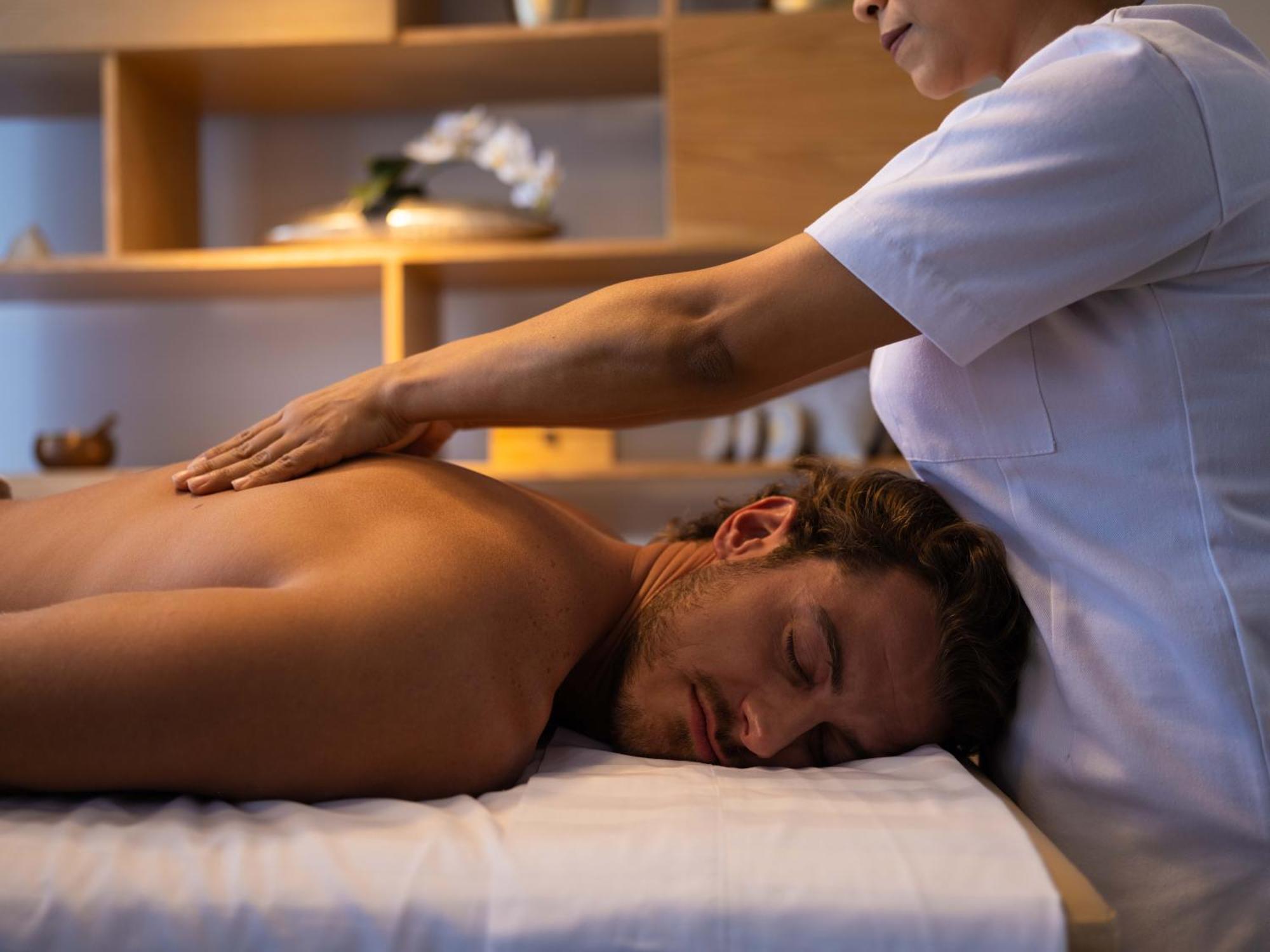 Galeria Plaza Monterrey Hotel Exterior photo Massage